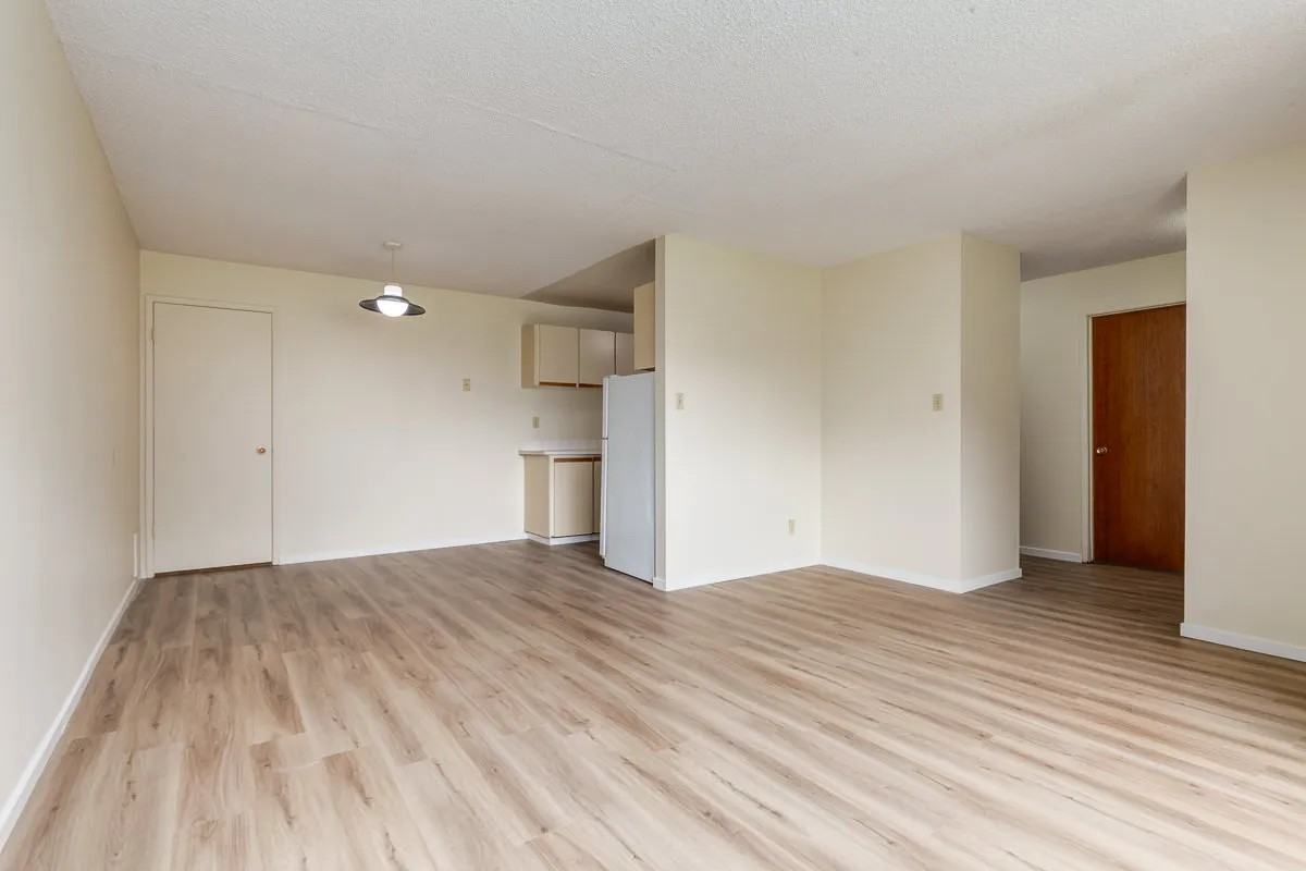 South Ridge Apartments - Photo 4 of 35