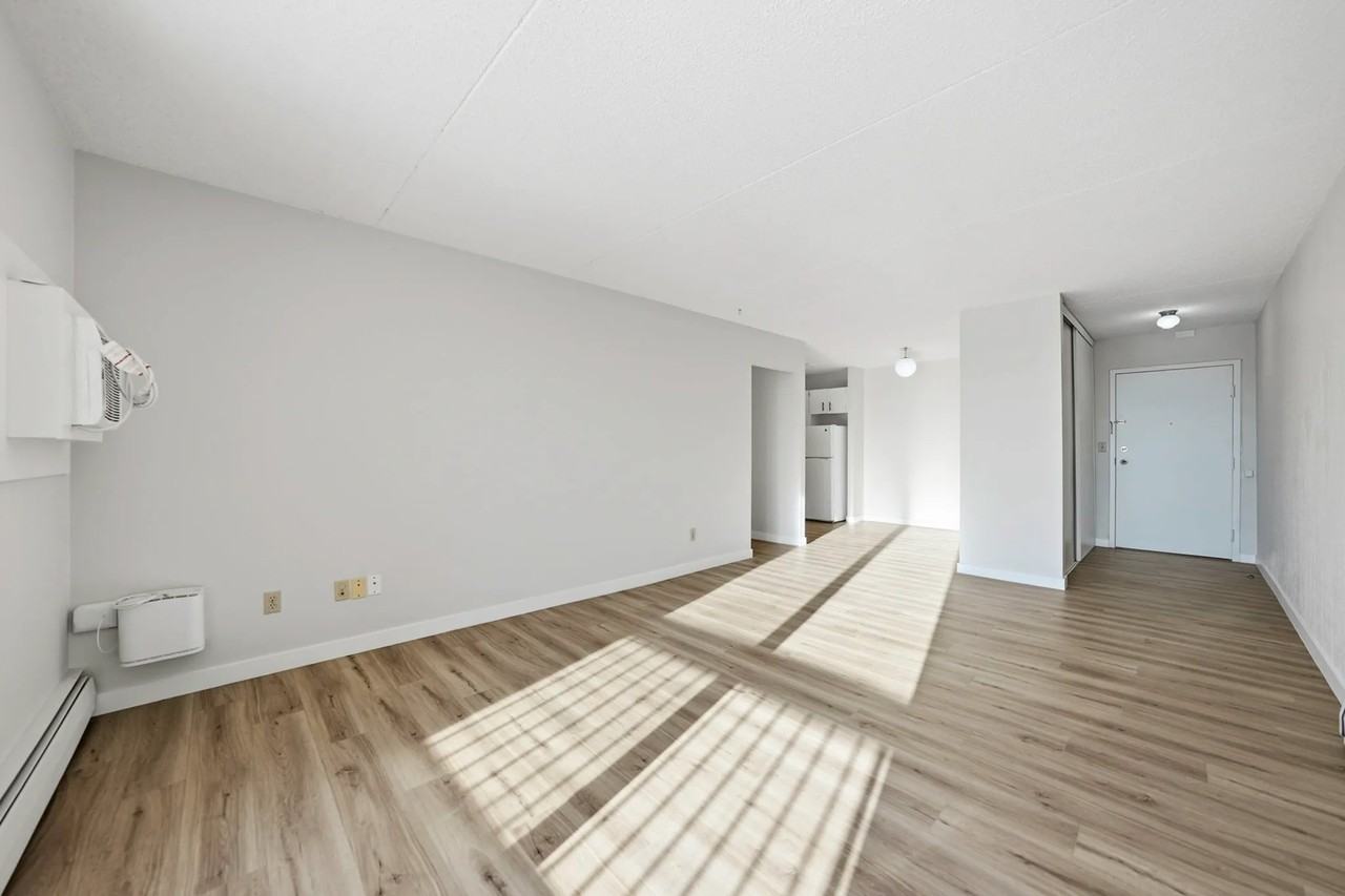 Northgate Manor II - Photo 6 of 36