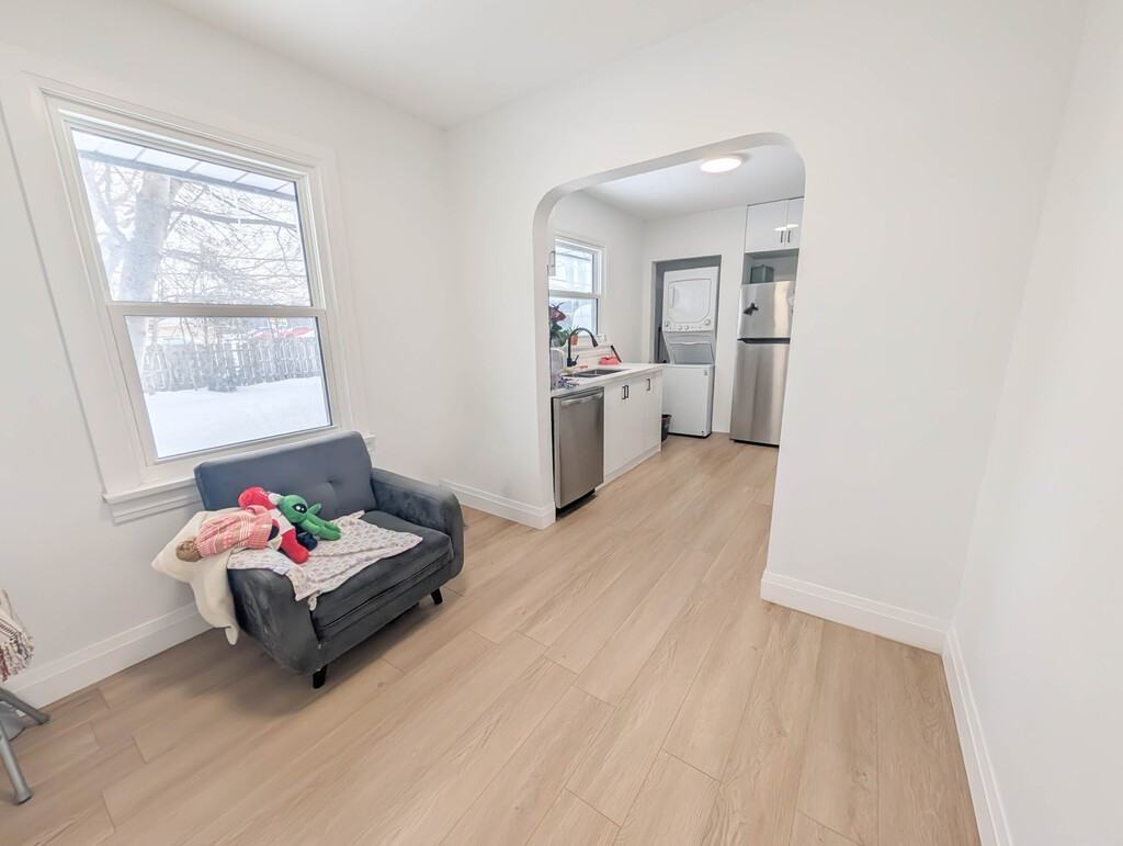 89 Jacobson Ave - Photo 5 of 19