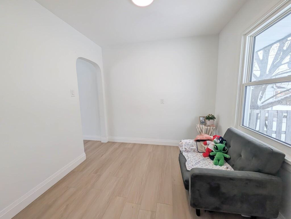 89 Jacobson Ave - Photo 7 of 19