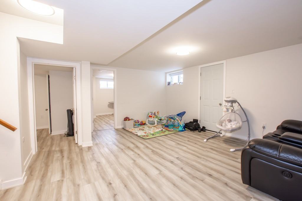 919 Upper Ottawa St - Photo 5 of 15