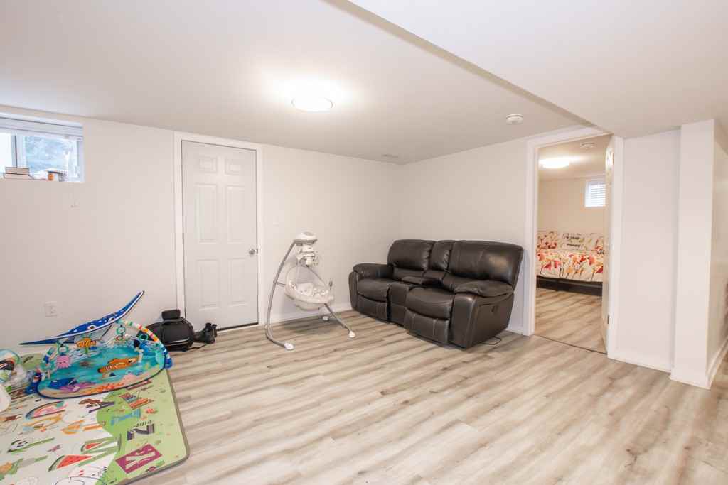 919 Upper Ottawa St - Photo 6 of 15