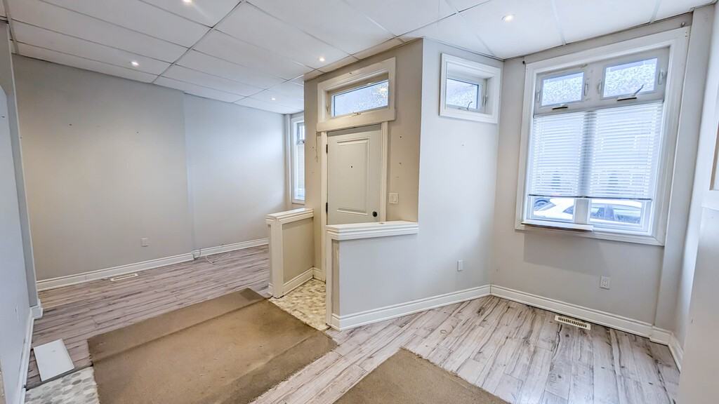 595 King St - Photo 5 of 14