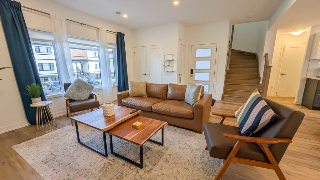 4263 Fourth Ave - Photo 4 of 20