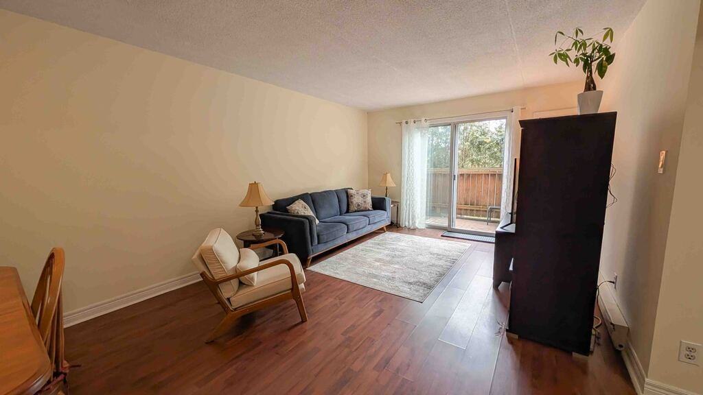 78 Welland St N - Photo 4 of 14