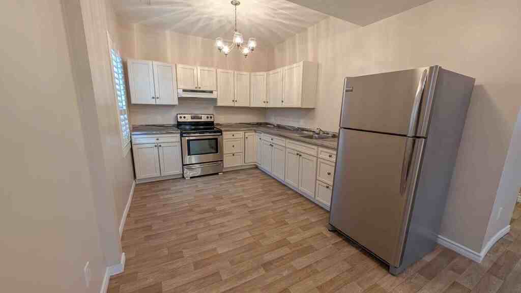 7 Munsee St N - Photo 6 of 16