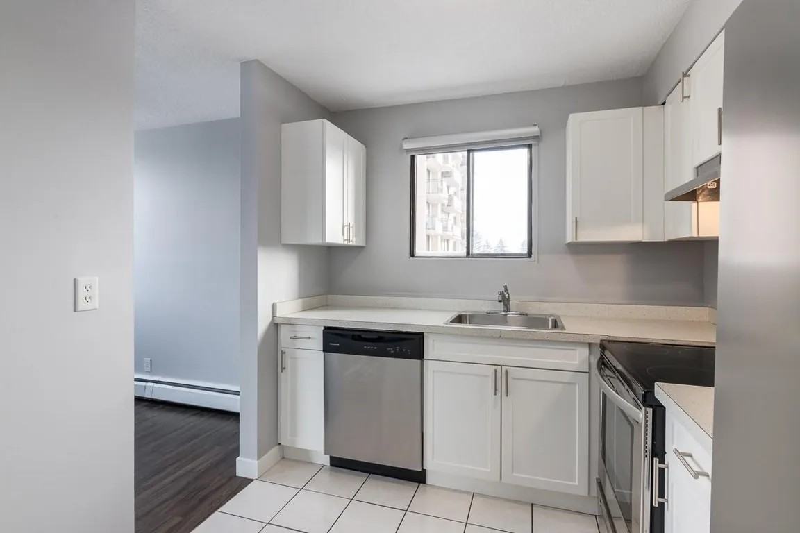 Glenmore Gardens Towers - Photo 6 of 50