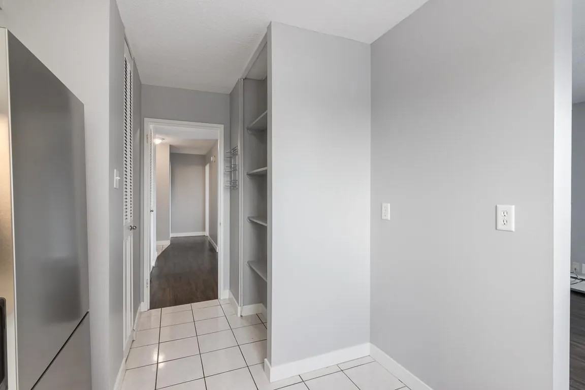 Glenmore Gardens Towers - Photo 7 of 50