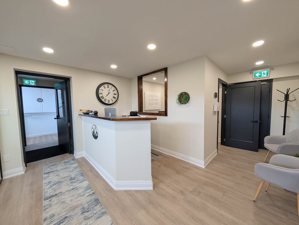 174 Eastchester Ave - Photo 2 of 20