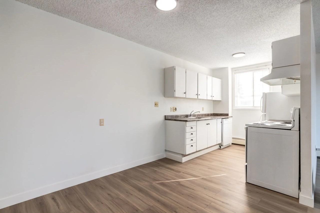 Elkwater Apartments - Photo 4 of 50