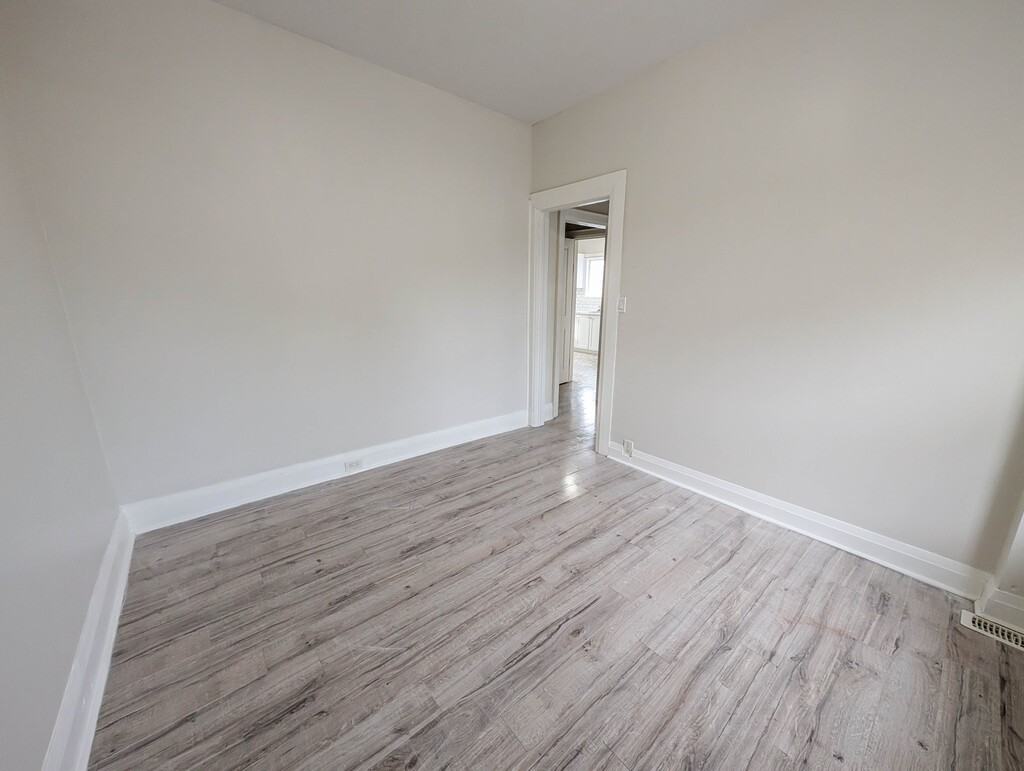 17 Page St - Photo 5 of 11