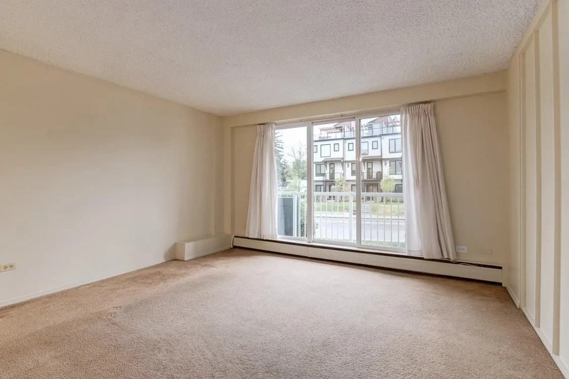 Harvard Towers - Photo 2 of 17