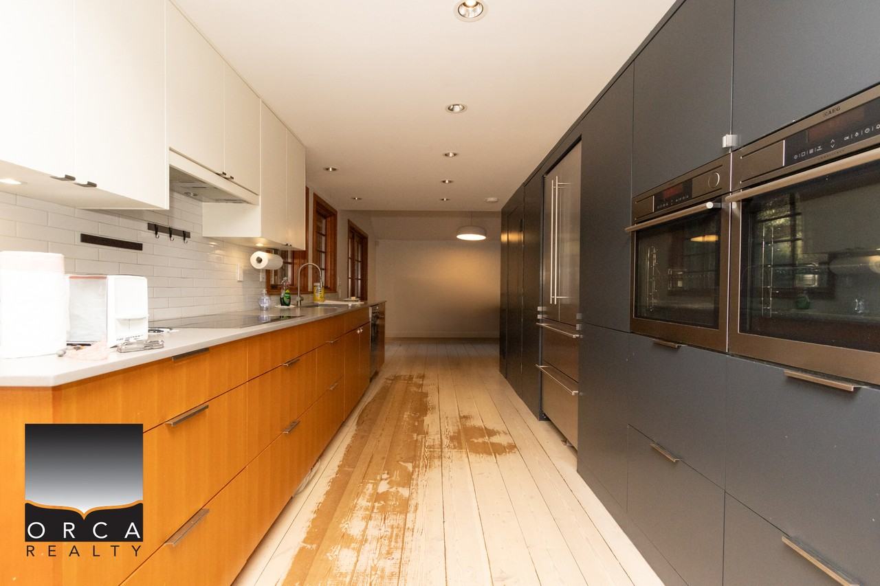 466 Brand St - Photo 7 of 30