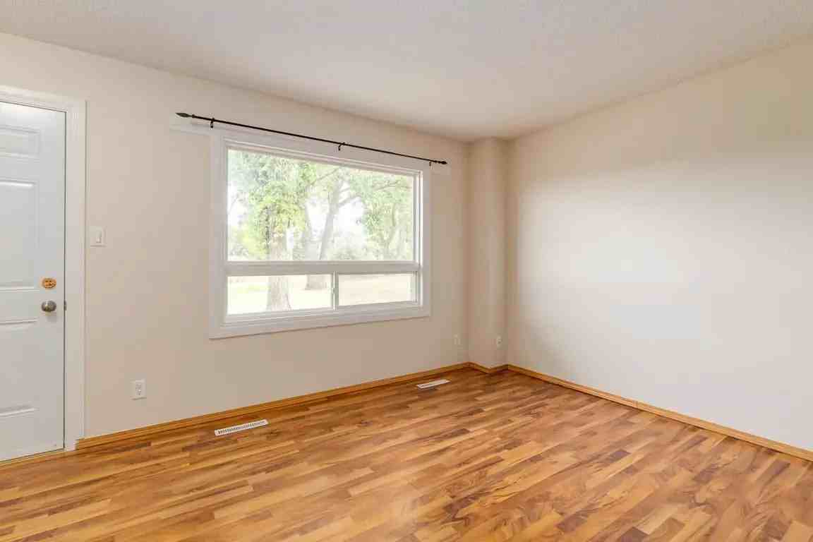 Parkland Townhomes - Photo 6 of 31