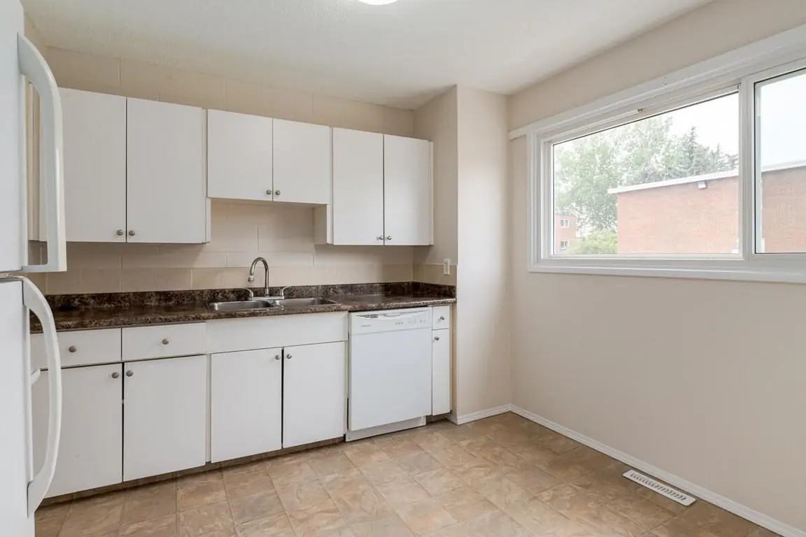 Parkland Townhomes - Photo 6 of 31