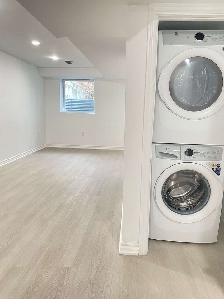 49 Glenmore Dr - Photo 2 of 7