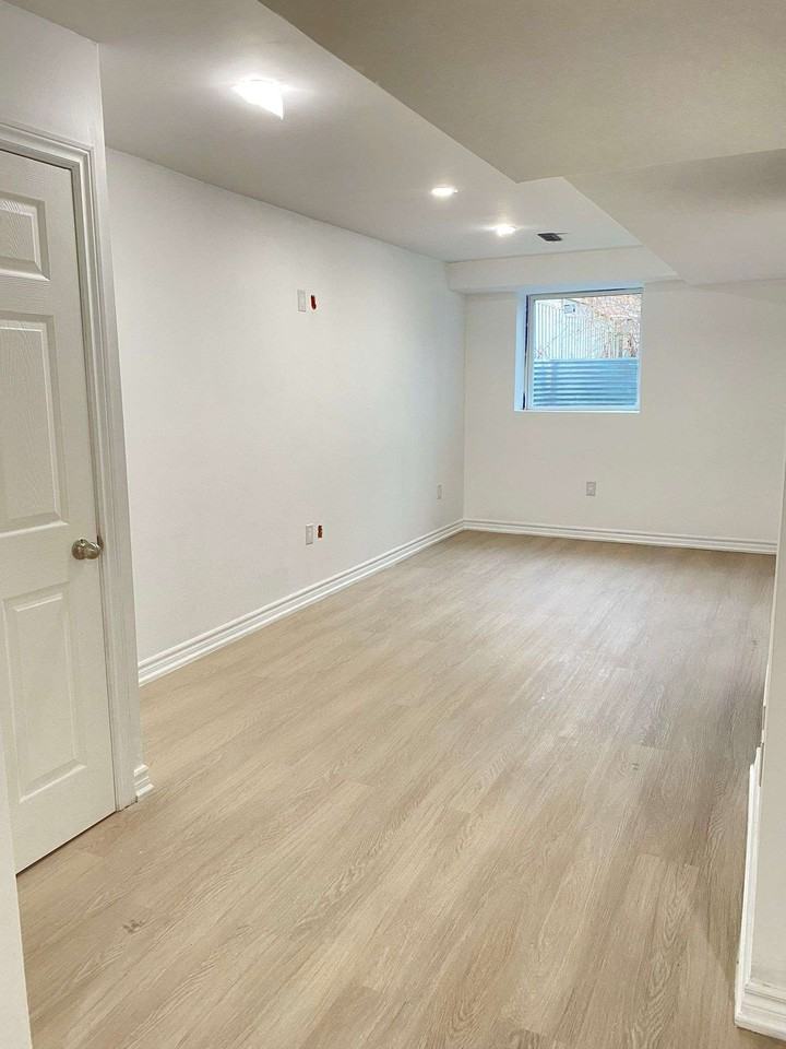 49 Glenmore Dr - Photo 3 of 7