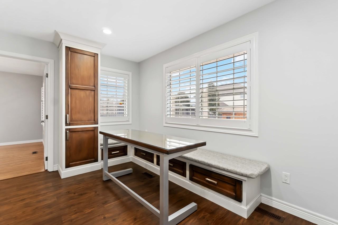 451 St Lawrence Crt - Photo 4 of 10