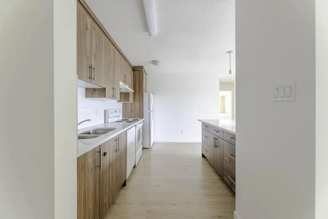 The Wellington - Photo 2 of 42