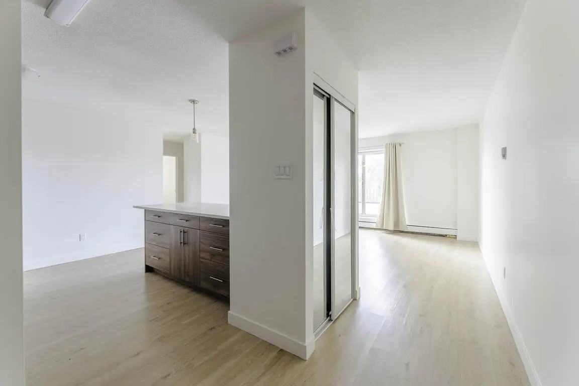 The Wellington - Photo 4 of 42