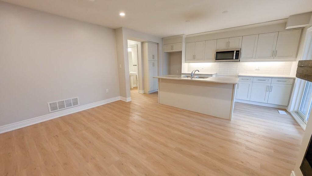 340 Prospect Point Road North - Photo 4 of 20