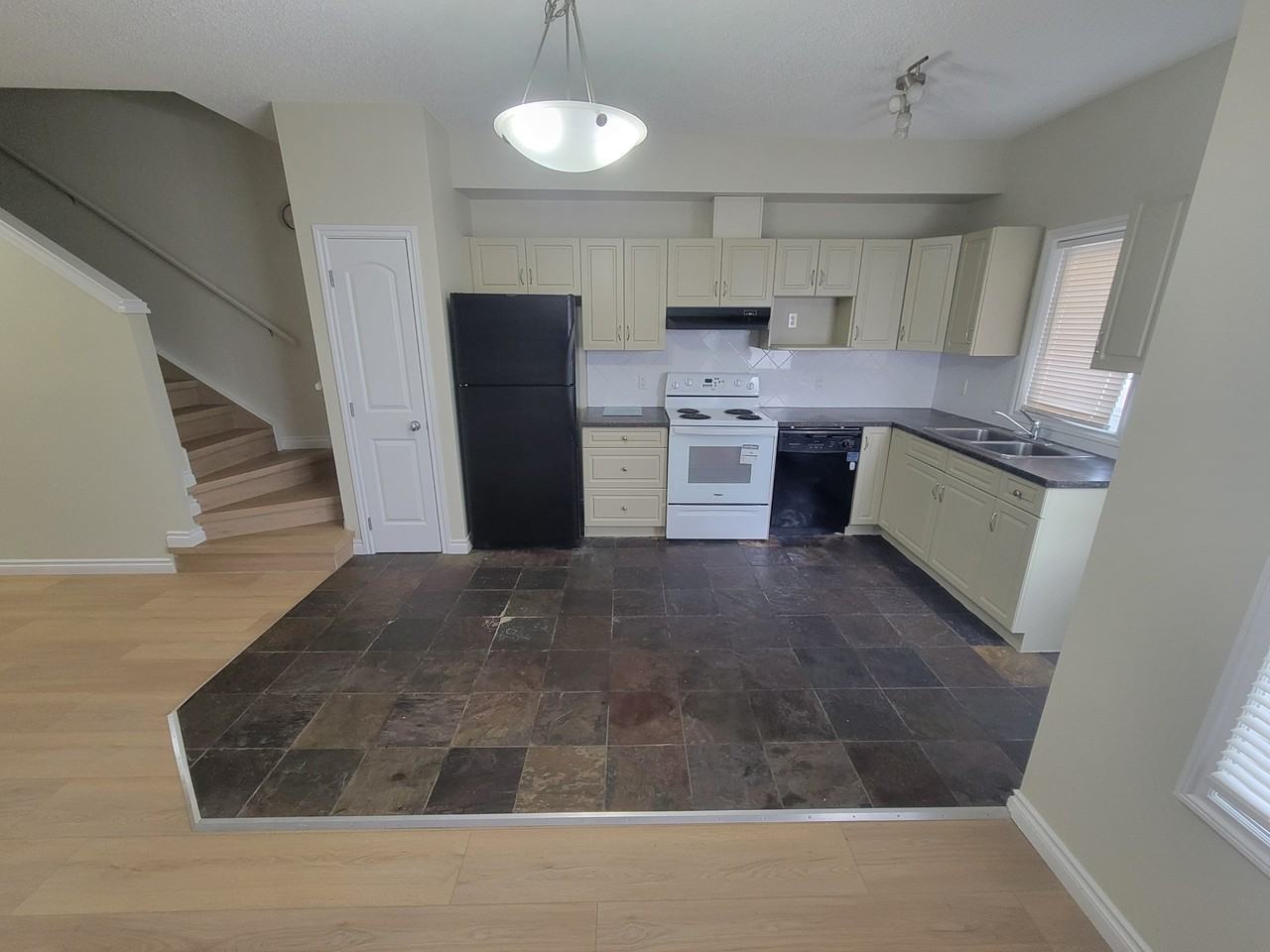 171 Brintnell Blvd Nw - Photo 3 of 16