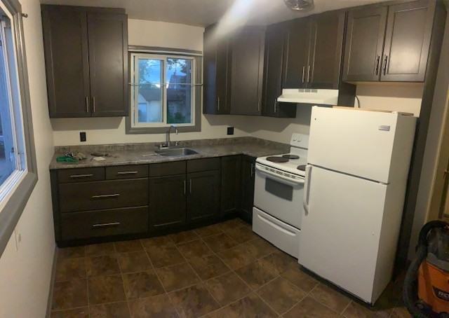 87 Elmwood Rd - Photo 2 of 11