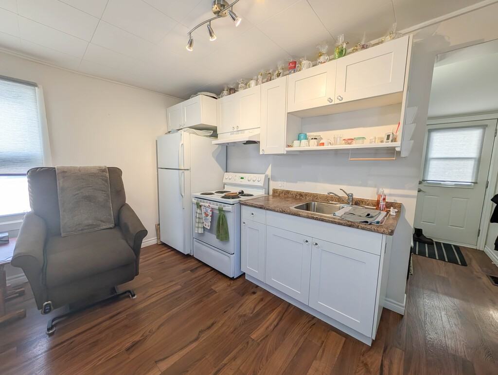 365 St George St - Photo 5 of 18