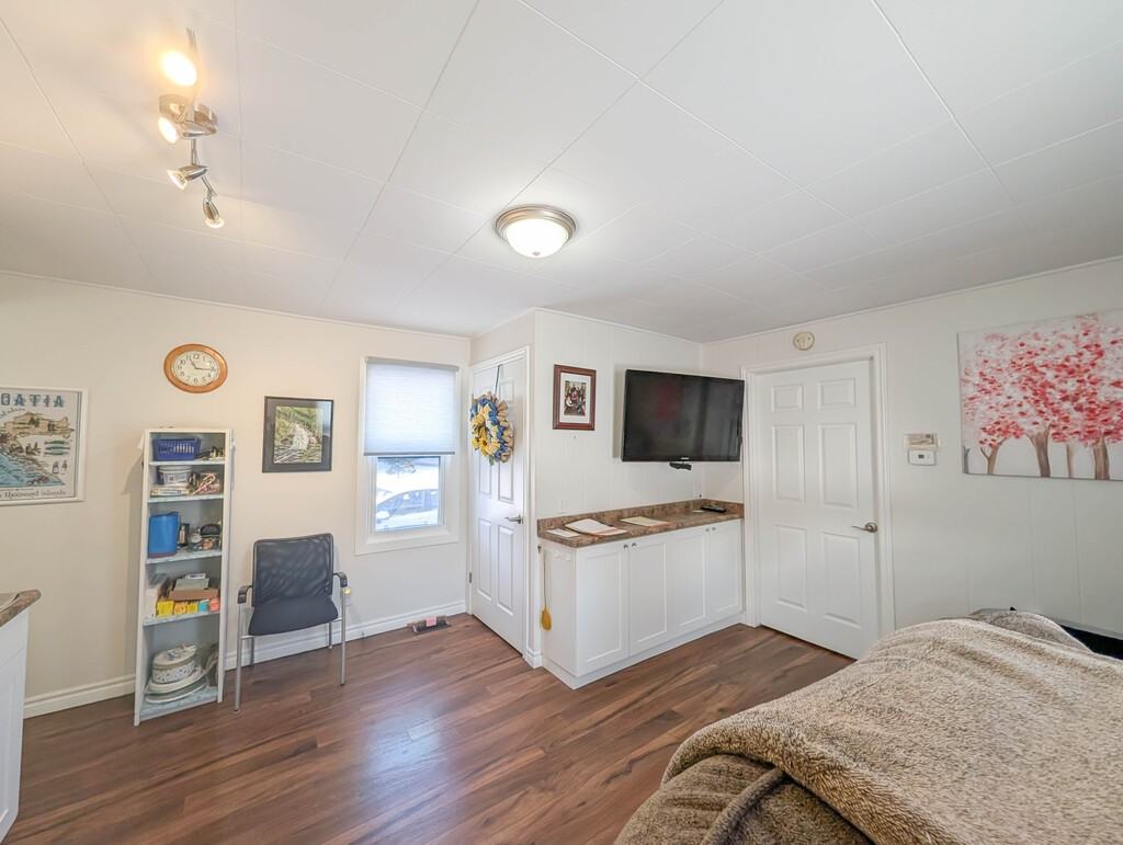 365 St George St - Photo 7 of 18