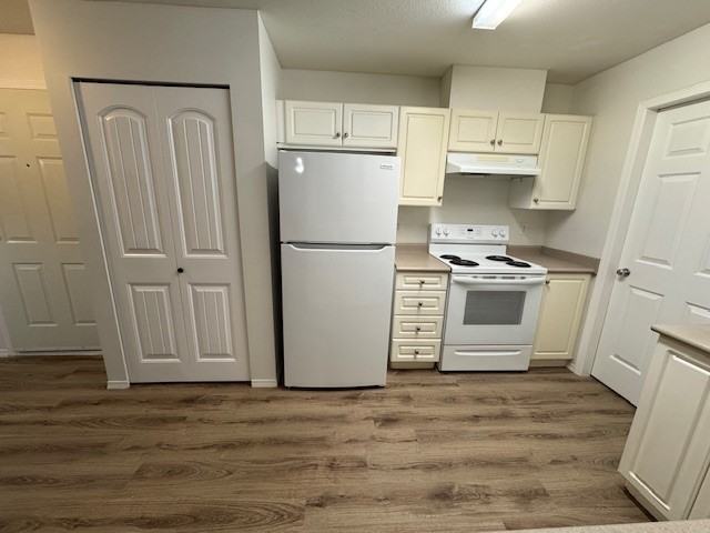 32101 Mt Waddington Ave - Photo 5 of 21