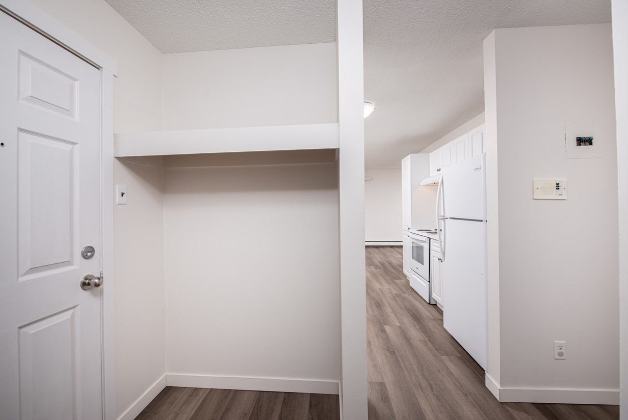 Pioneer Apartments - Photo 4 of 37