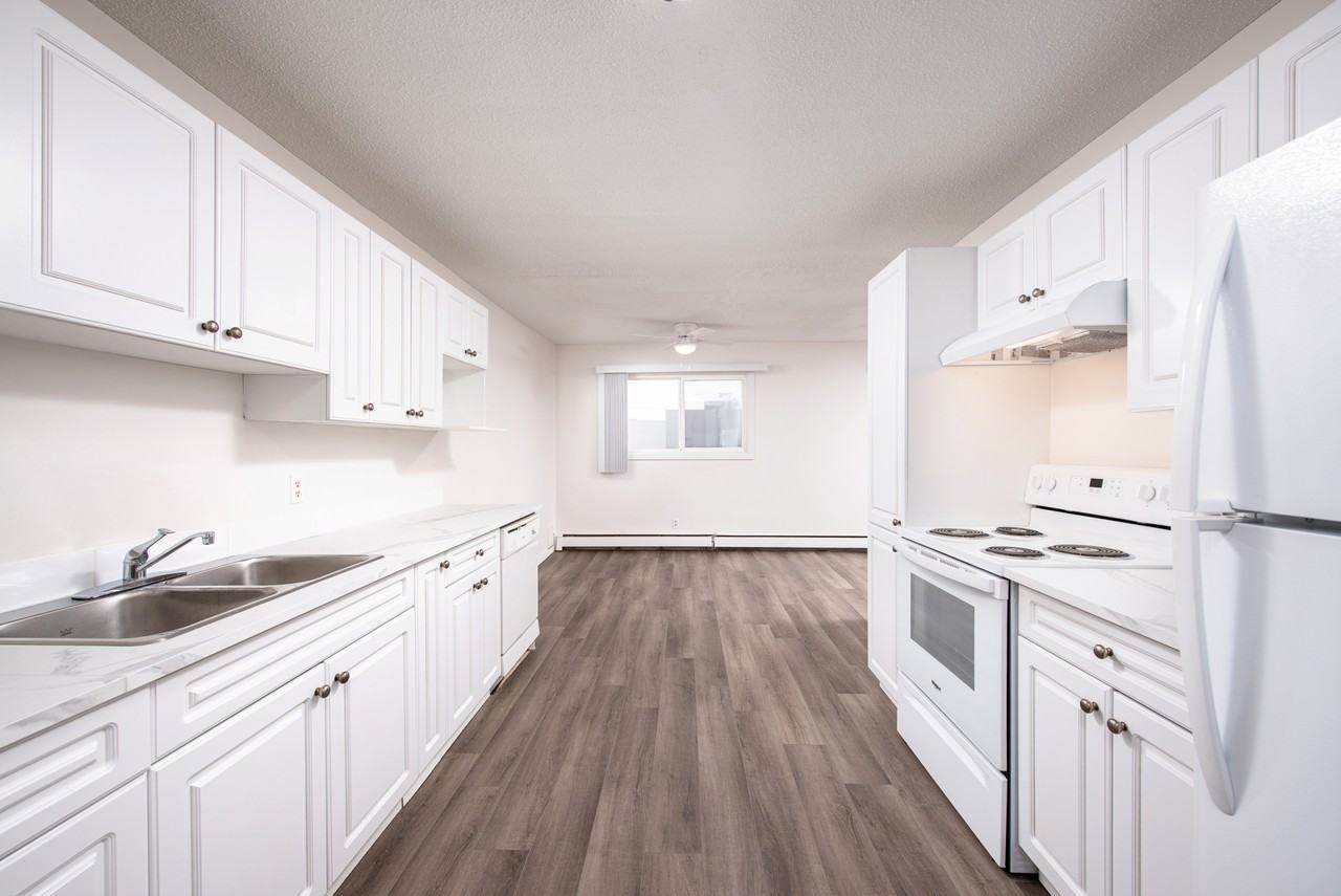 Pioneer Apartments - Photo 5 of 37