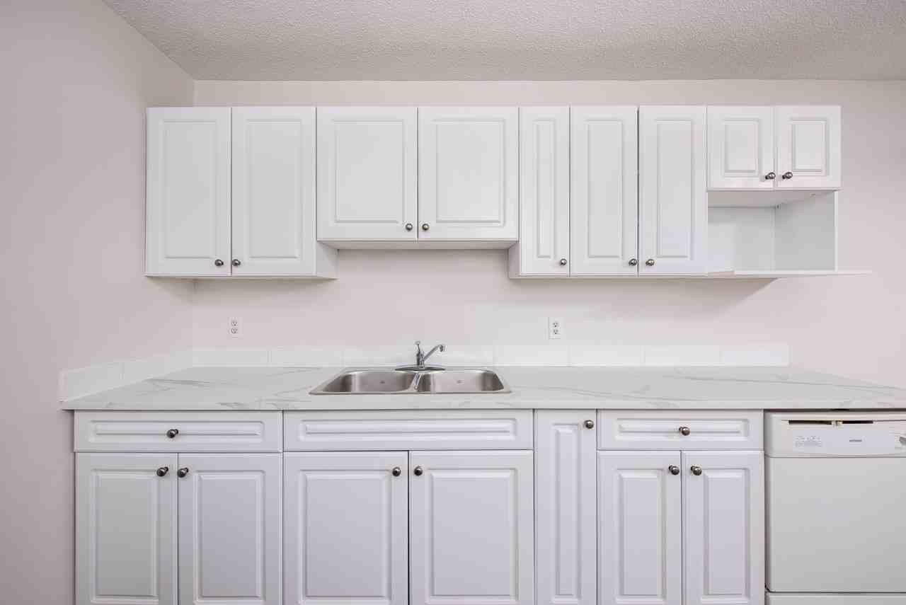 Pioneer Apartments - Photo 7 of 37