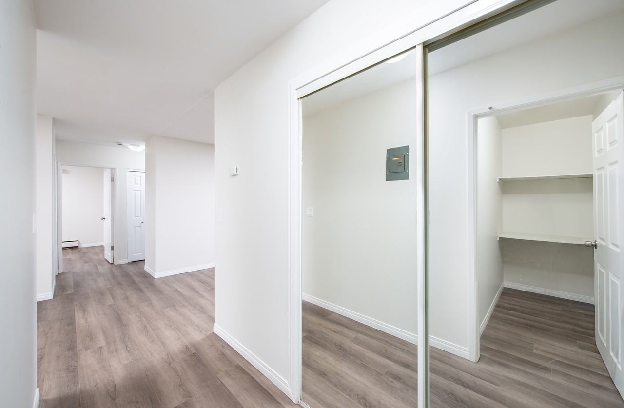 Avlyn Apartments - Photo 5 of 32