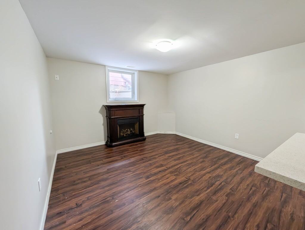 89 Clarendon Ave - Photo 4 of 20