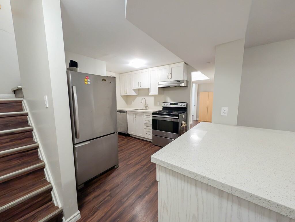 89 Clarendon Ave - Photo 5 of 20