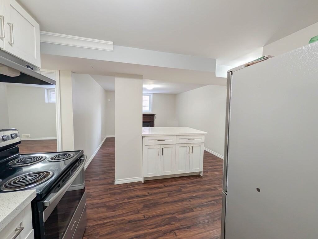 89 Clarendon Ave - Photo 7 of 20