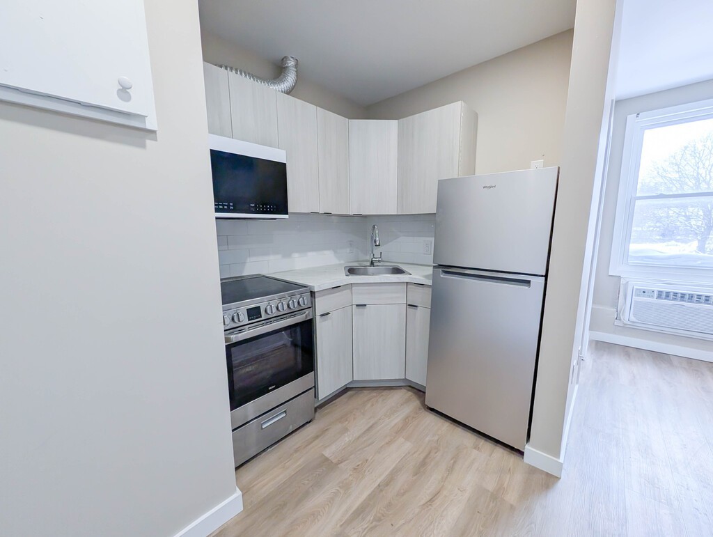 5824 Main St - Photo 2 of 5