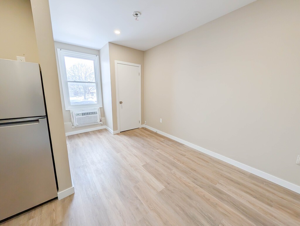 5824 Main St - Photo 3 of 5