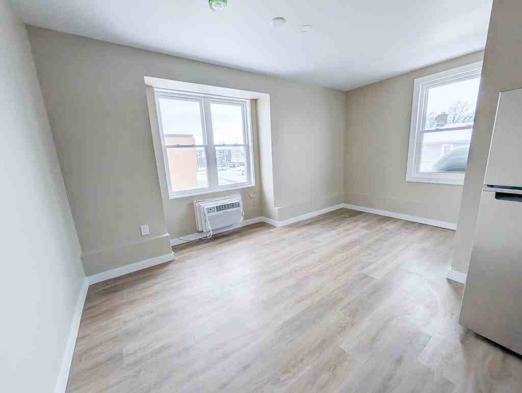 5824 Main St - Photo 3 of 7