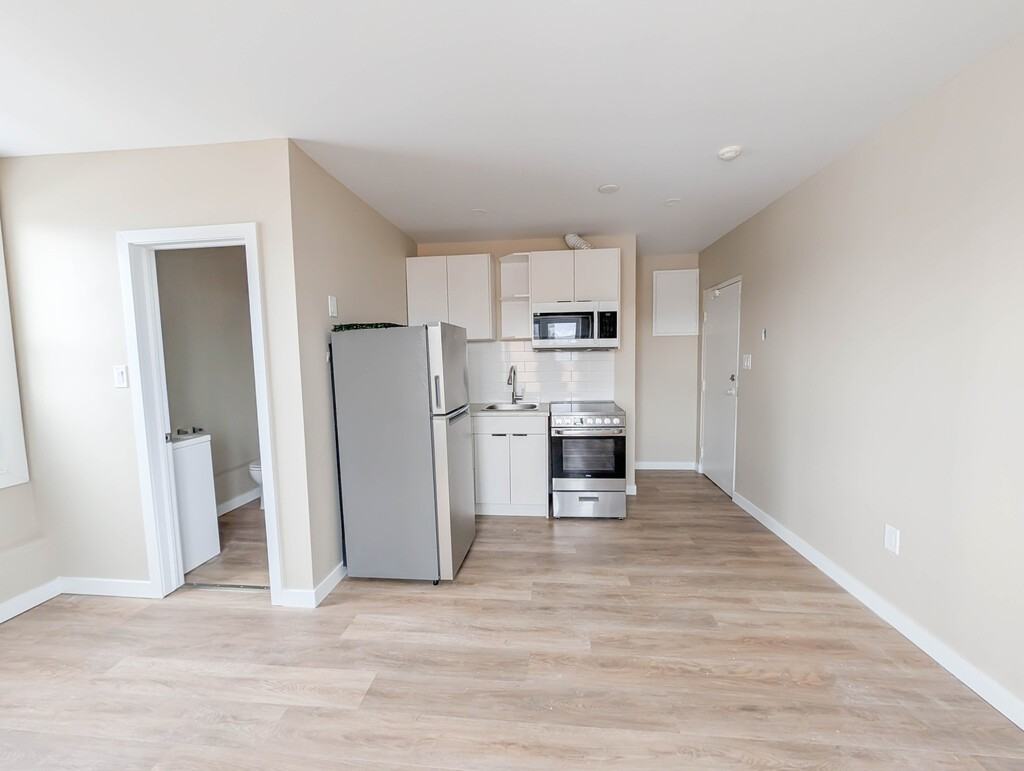 5824 Main St - Photo 4 of 7