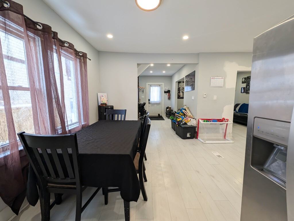 173 Lake St - Photo 7 of 20