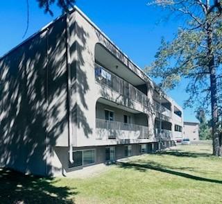 Evergreen Manor - Photo 4 of 18