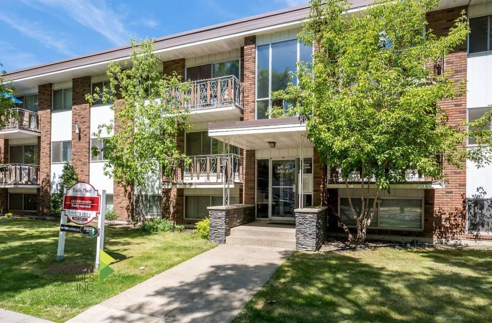 Lauren Manor - Photo 3 of 11