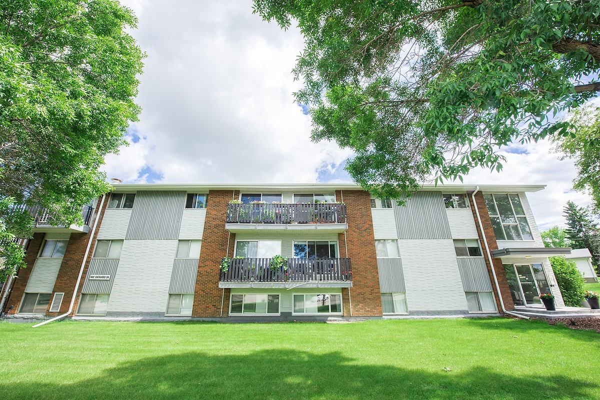 Sherwood Arms - Photo 2 of 32