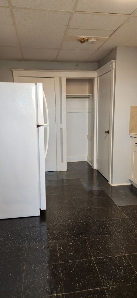 19 Westinghouse Ave Unit 2 - Photo 4 of 19