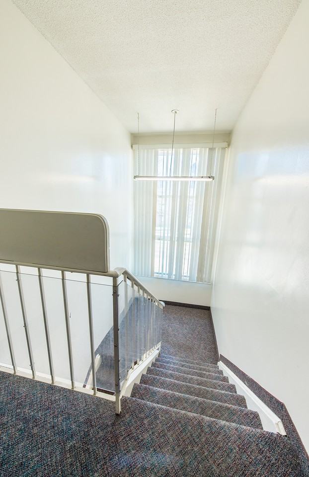 Signature Manor - Photo 6 of 20