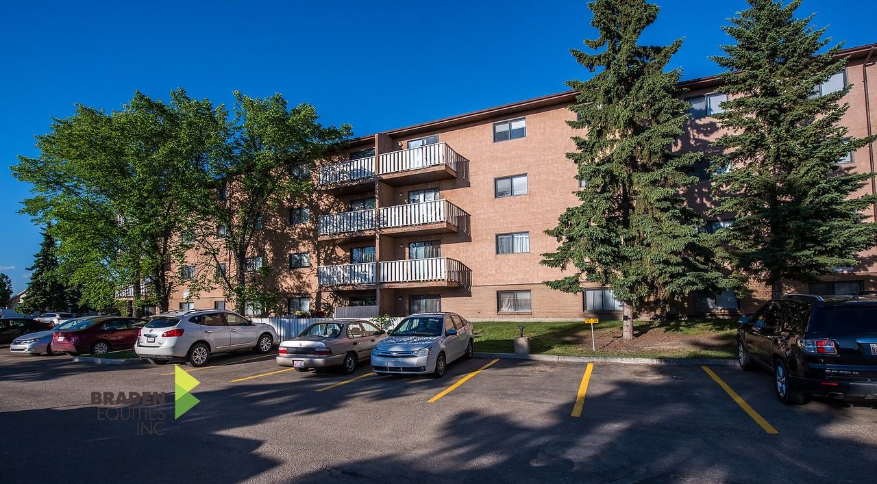 Castle Harbour - Photo 4 of 33