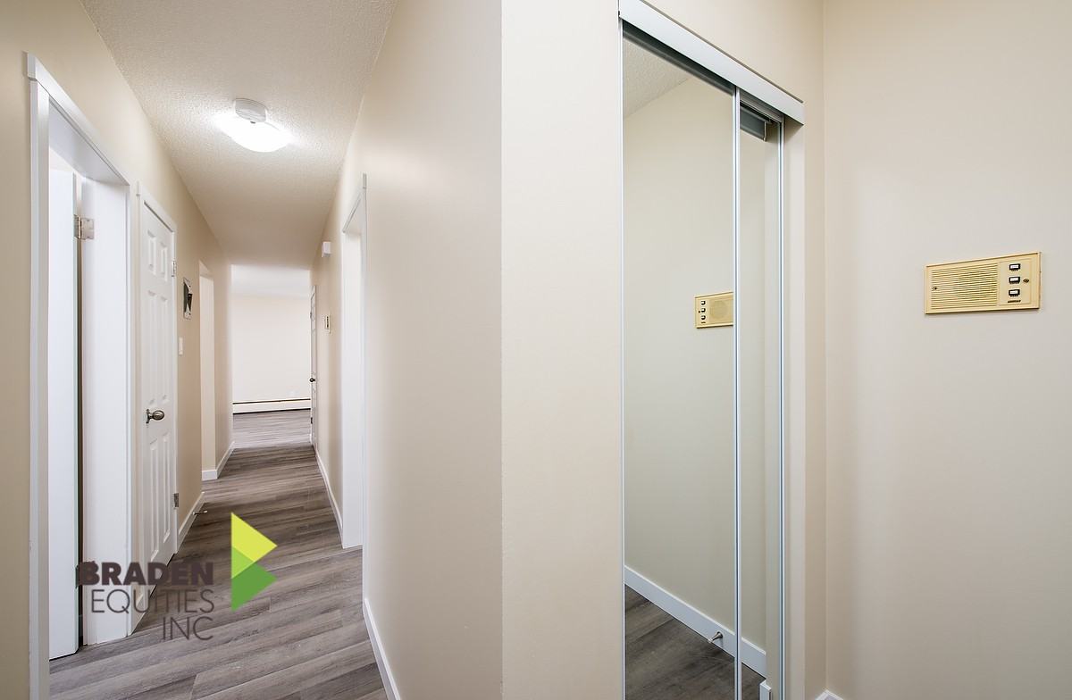 Greenglen - Photo 5 of 25