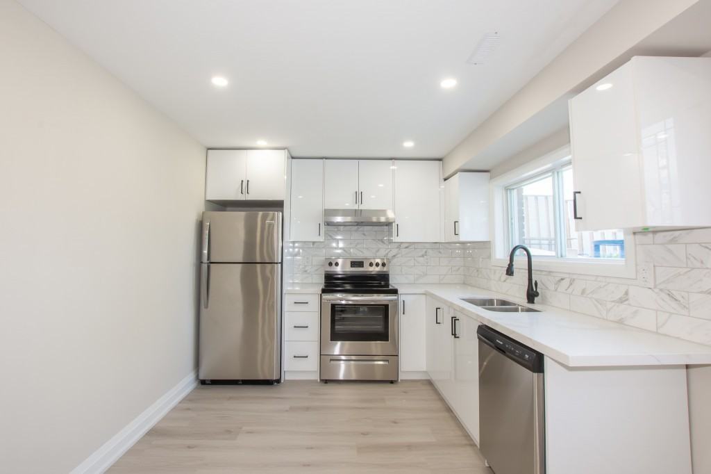 78 Wiltshire Blvd - Photo 2 of 16